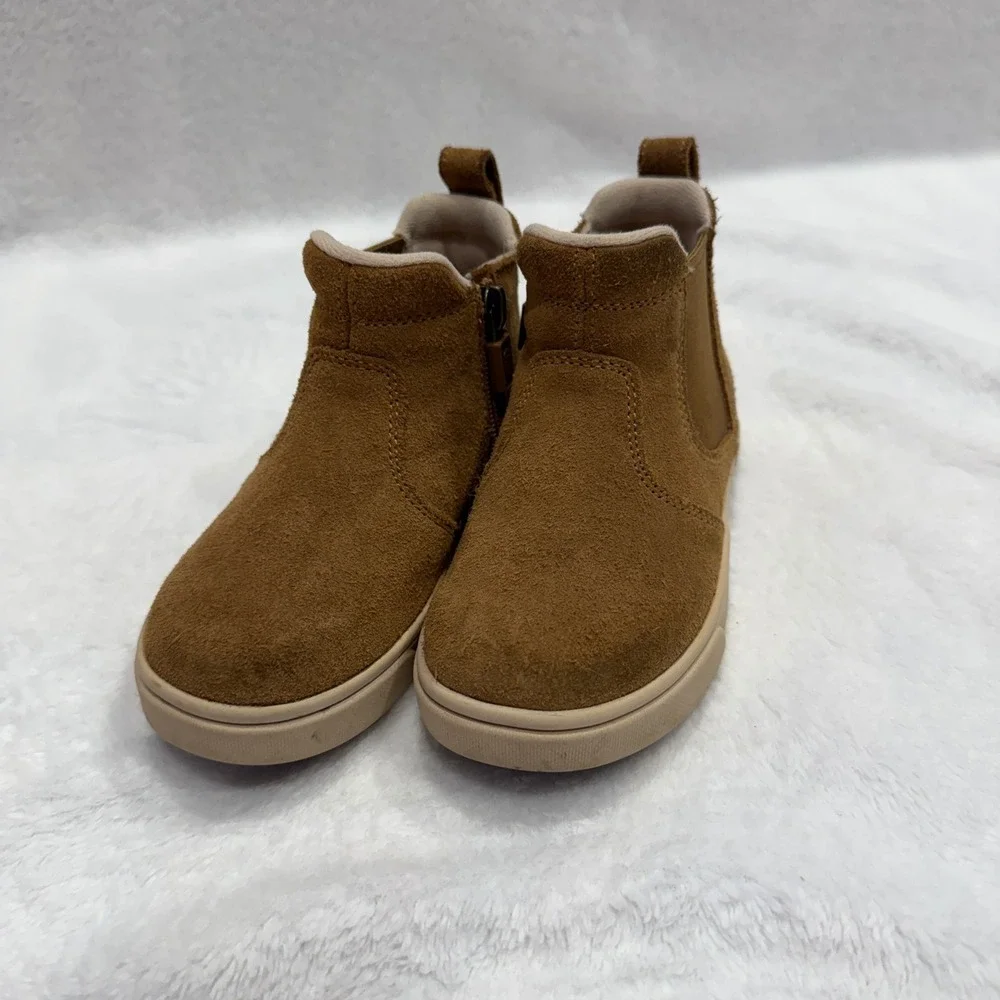 UGG Kids Brown Suede Chelsea Boots Side Zip Pull Tabs‎ Size 9